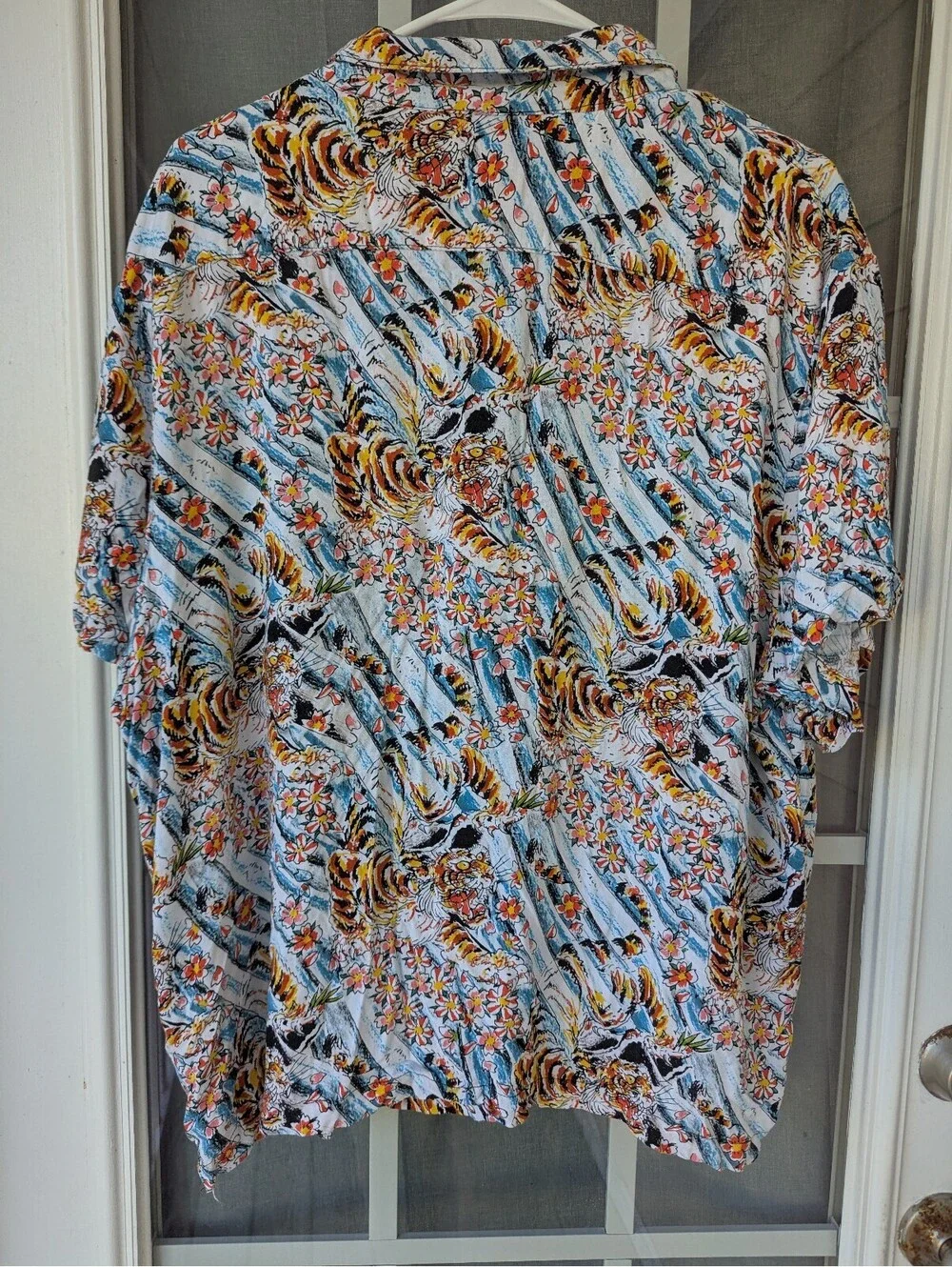 Vintage Ed Hardy All Over Print Button Up Shirt Floral Tiger Viscose Boxy Mens